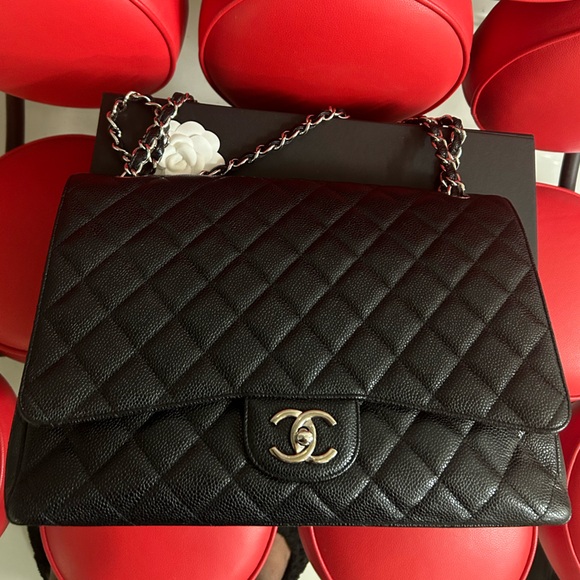 Chanel Classic Caviar Maxi Bag Black Caviar Leather Silver Hardware Double Flap - Picture 4 of 16